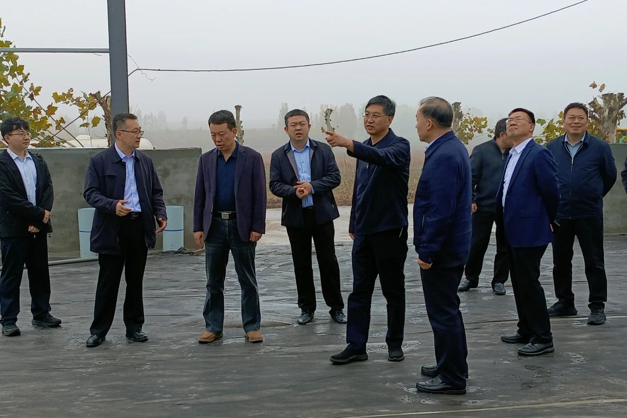 市人大常委会来我县调研并看望慰问选派“第一书记”挂职干部